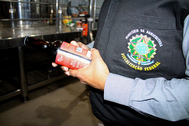 ANFFA SINDICAL: Importadores rejeitam bebidas brasileiras após casos de metanol