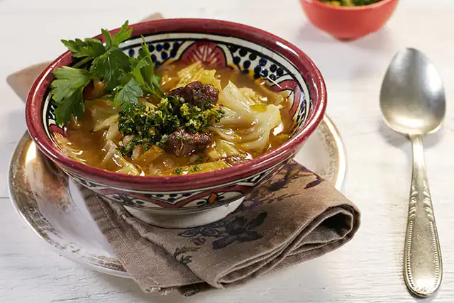 PARA O CLIMINHA CHUVOSO: Sopa de repolho com músculo e arroz