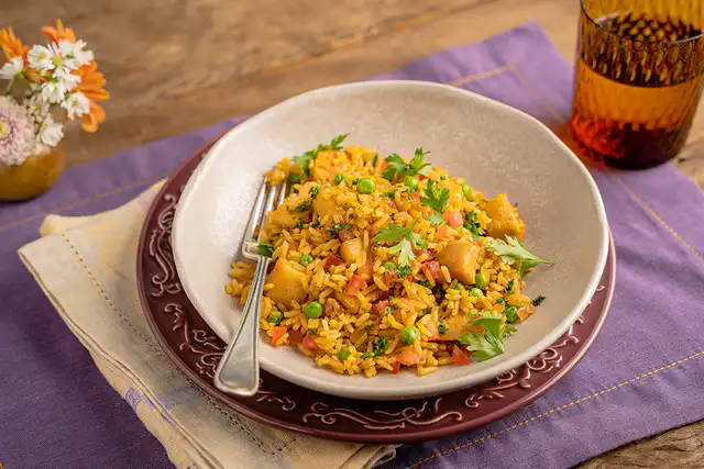 JANTAR RÁPIDO: Galinhada na panela de pressão elétrica