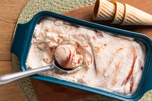 CALORÃO: Receita de sorvete de iogurte com goiabada 