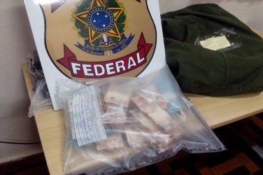 PF apreende mais de 100 mil reais no Porto Oficial