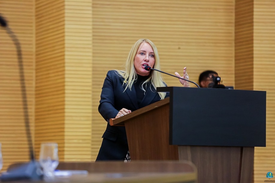 IEDA CHAVES: Deputada reivindica concursos e orçamento para saúde