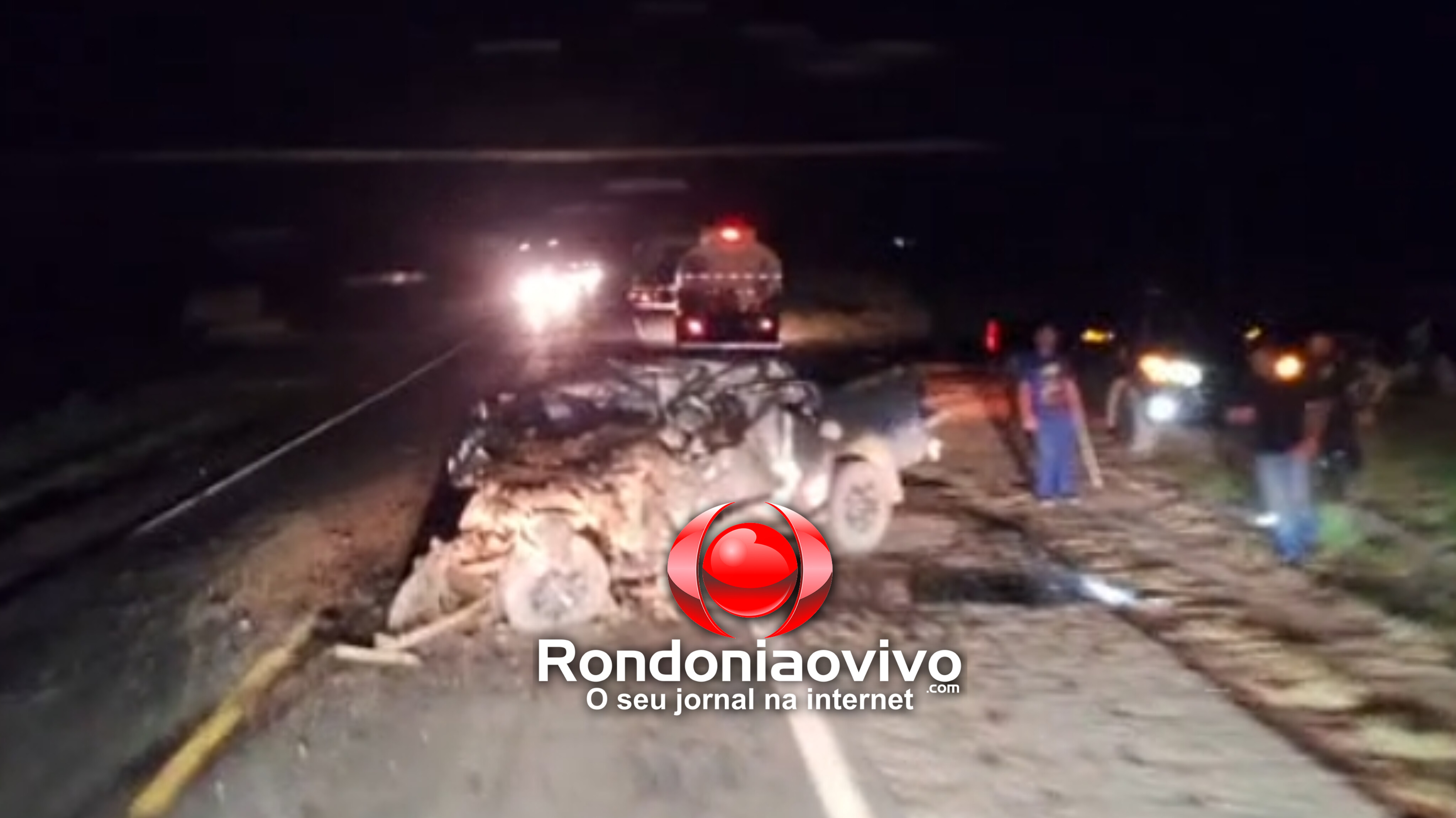 VÍDEO: Motorista de caminhonete morre preso às ferragens em colisão com carreta na BR-364