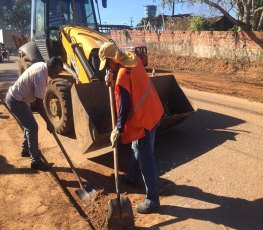 Vereador Maurício Carvalho fiscaliza mutirão de limpeza no bairro Nacional
