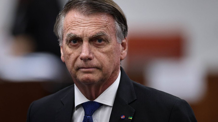 ARSENAL PARTICULAR: PF apreende espingarda registrada em nome de Jair Bolsonaro