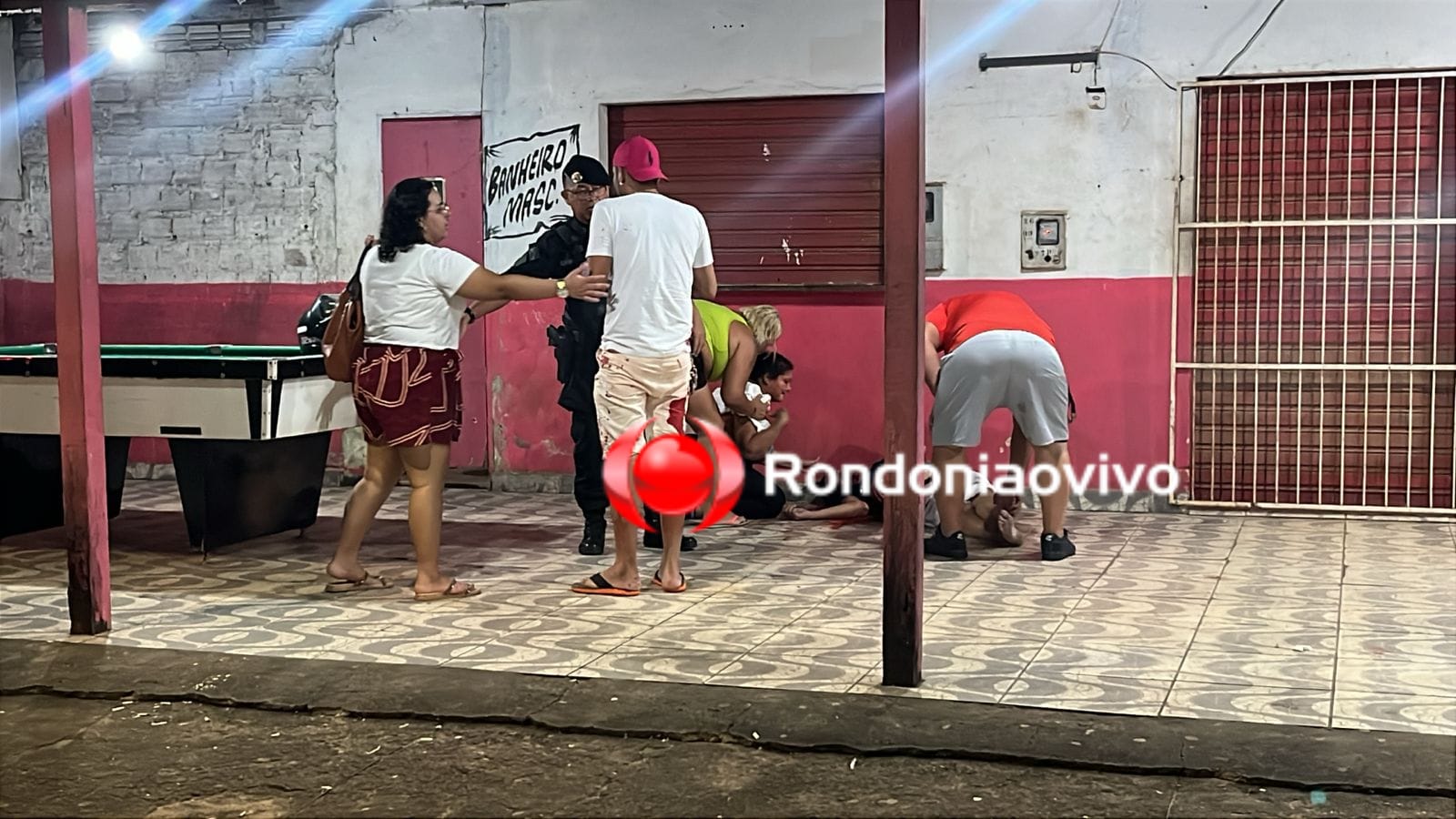 URGENTE: Homem é executado a tiros em bar e outro fica ferido