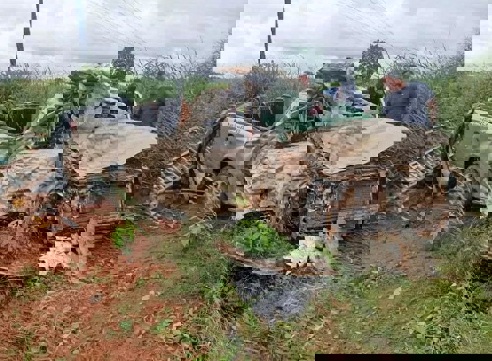 FORTE IMPACTO: Colisão entre veículos deixa um morto e dois feridos na BR-421