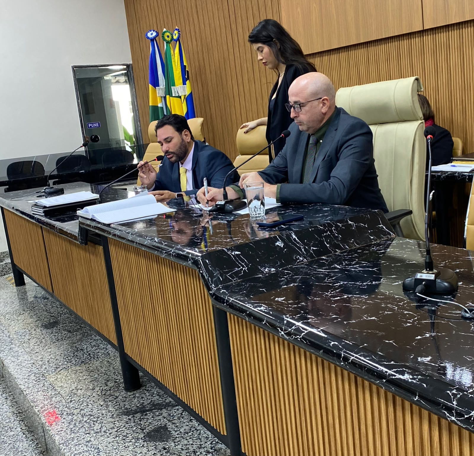 GEDEÃO NEGREIROS: Vereador solicita asfalto e drenagem para o bairro São Francisco