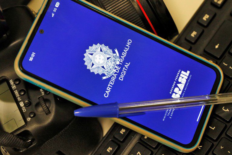 TRABALHO E EMPREGO: Maior nível de emprego em 13 anos ocorre em todas as unidades da federação