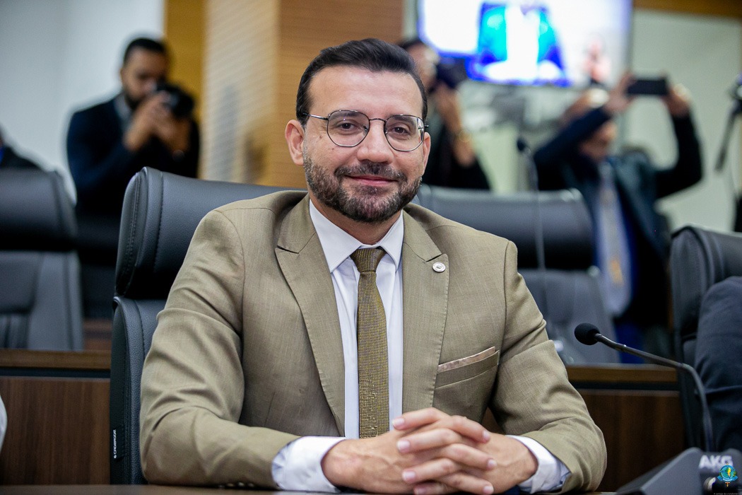 RIBEIRO DO SINPOL: Deputado defende investimento em tecnologia e solicita drones para Polícia Civil