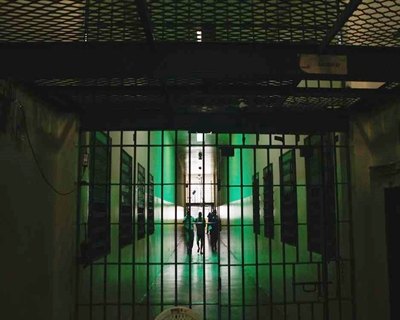  

Menina ateia fogo no pai após sofrer tentativa de estupro