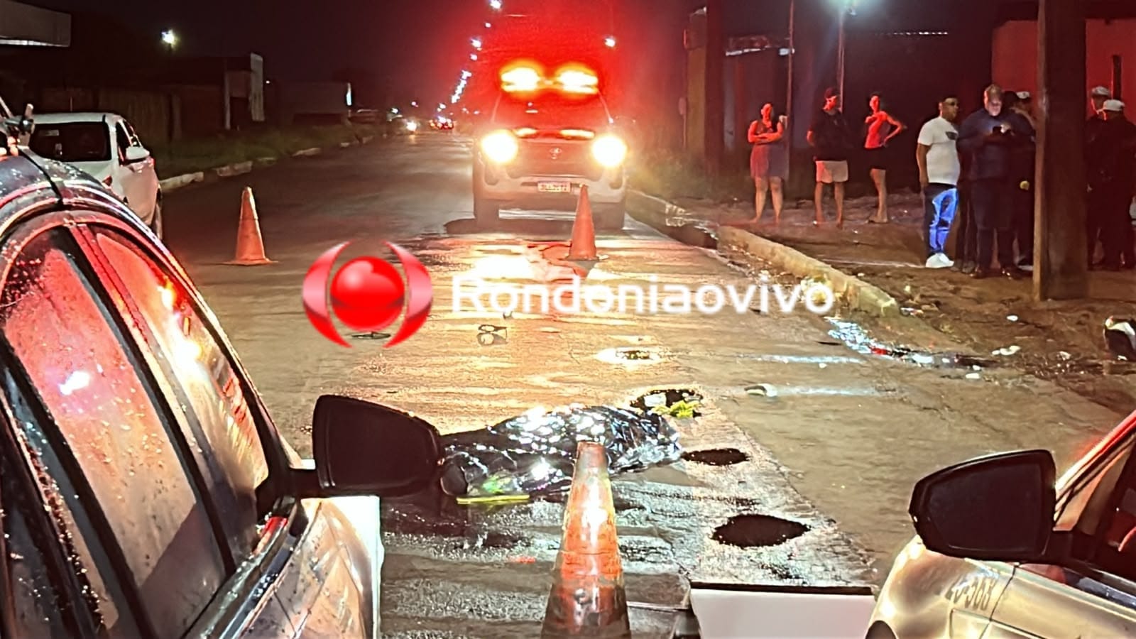 VÍDEO: Motociclista morre após desviar de cavalos e atingir carro