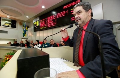 Aélcio da TV indica aumento de patrulhamento policial escolar em Porto Velho