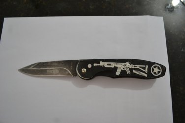 Menores são apreendidos após briga em saída de escola
