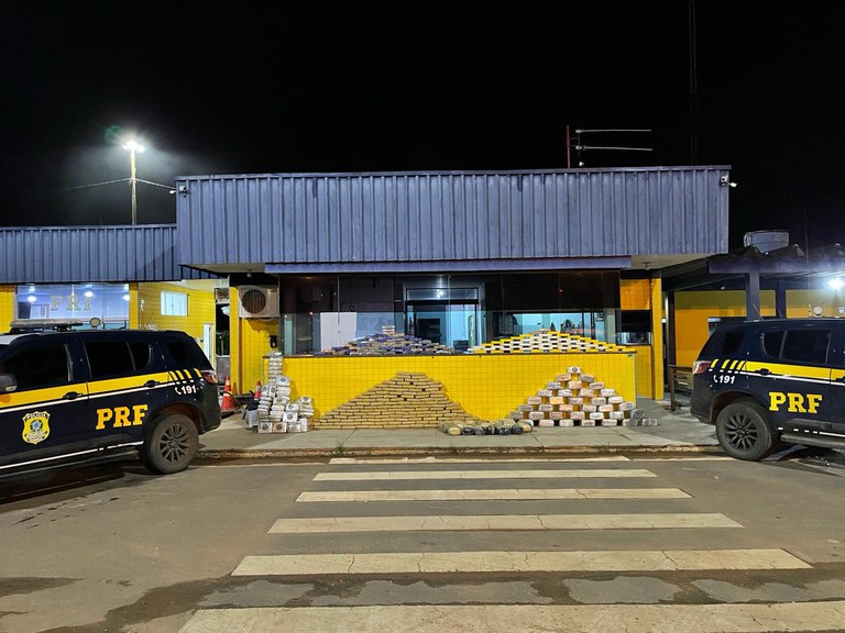 TRÁFICO INTERESTADUAL: Caminhoneiro é preso com quase meia tonelada de drogas na BR-364