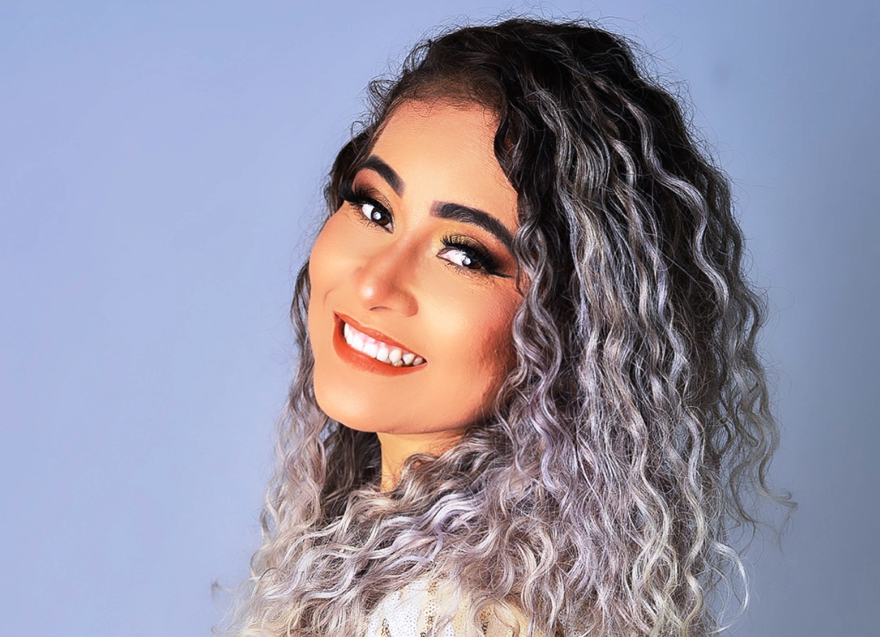 BOM FORRÓ: Segunda tem show de Gata Forrozeira no Mercado Cultural