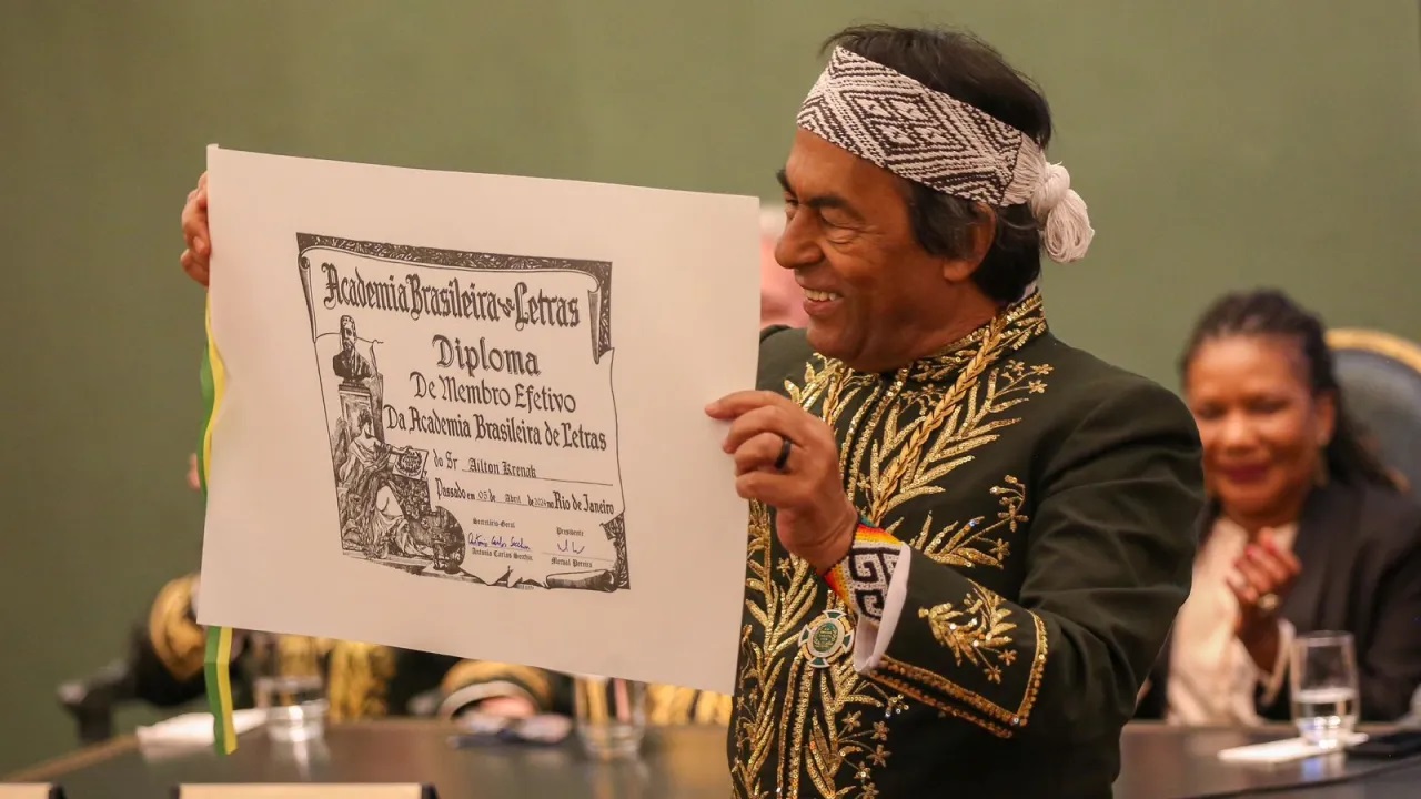 VITÓRIA: Indígena toma posse na Academia Brasileira de Letras