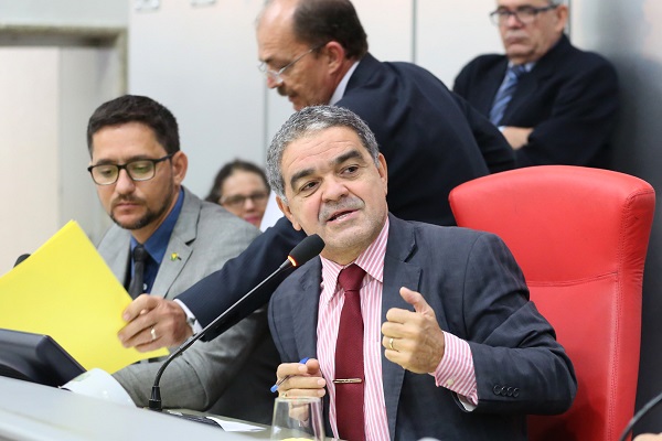 CONSUMIDOR: Aprovada lei que obriga fixação de data e turno para serviços de entrega