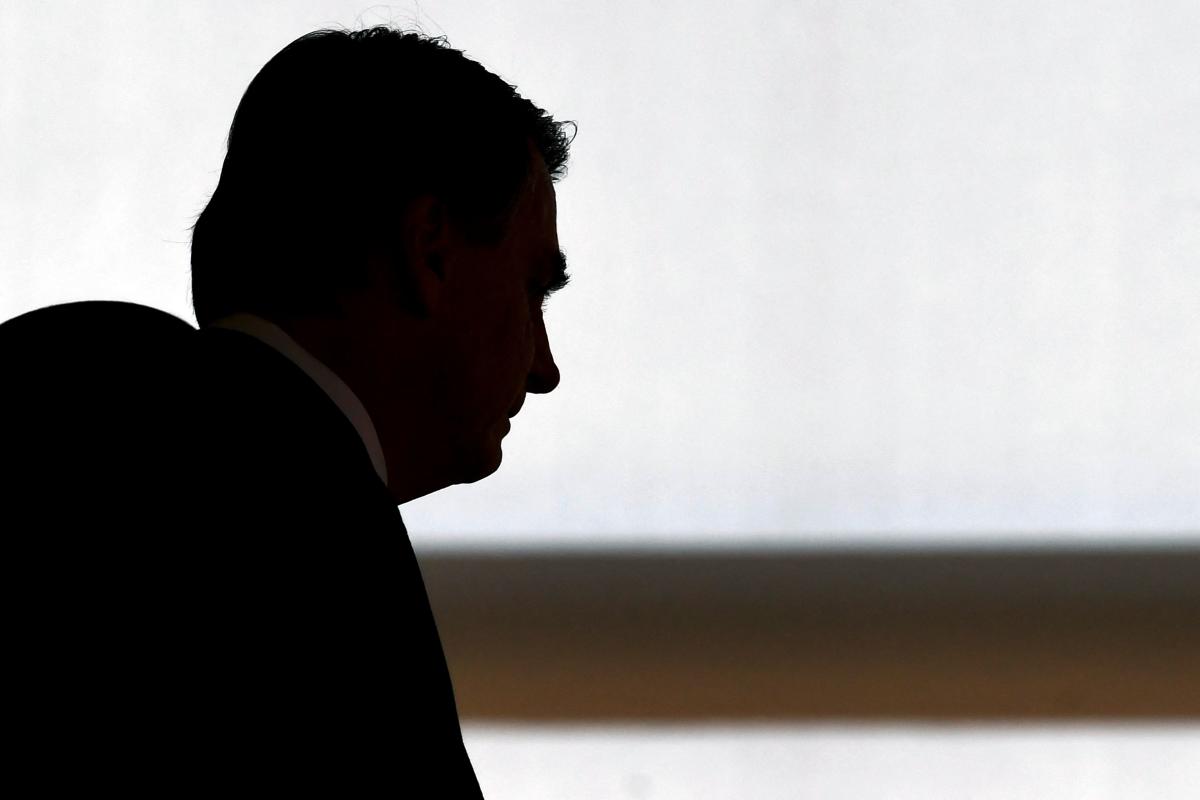 PARADEIRO: Enquete quer saber se é certo ou errado Bolsonaro sumir após as eleições