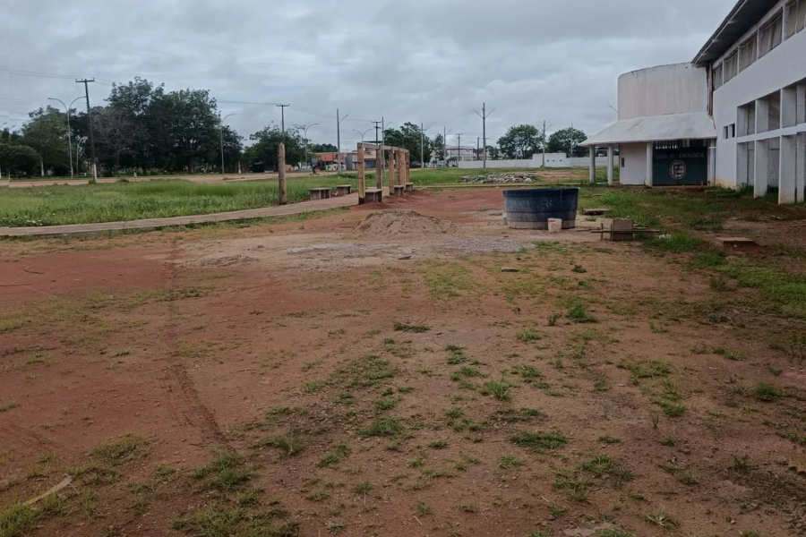 OBRA DO ESTADO: Obra do estádio de Guajará-Mirim está paralisada por falta de pagamento
