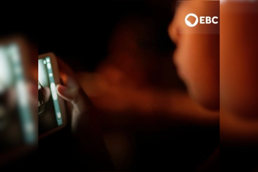 USO DE CELULAR: Pesquisa mostra que 82% são contra crianças de até 3 anos com celular