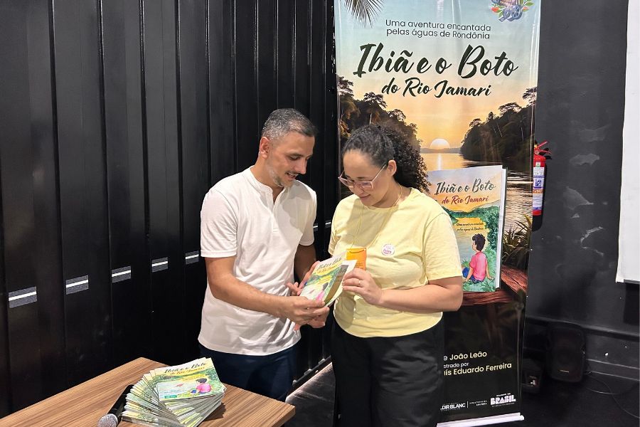 EM PORTO VELHO: João Leão lança livro infantojuvenil 'Ibiã e o Boto'