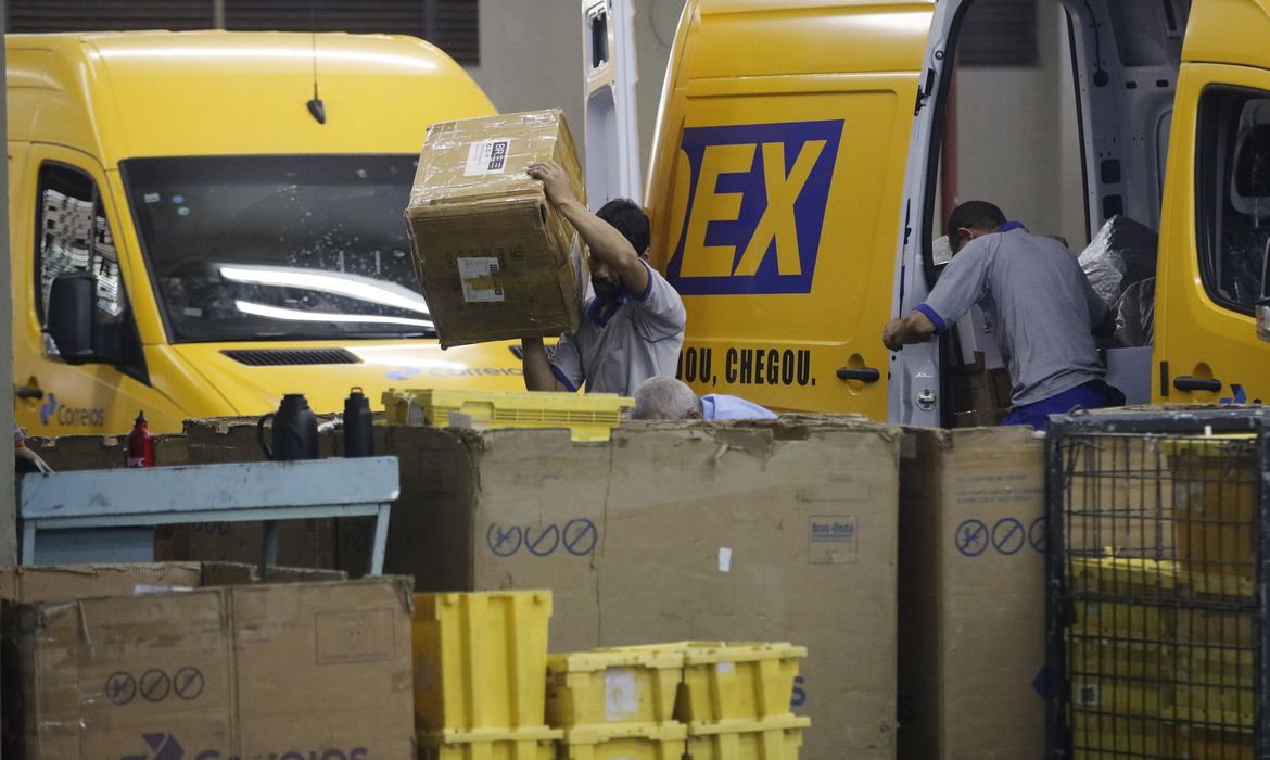PRODUTOS: Correios vão leiloar 175 mil bens não entregues aos destinatários