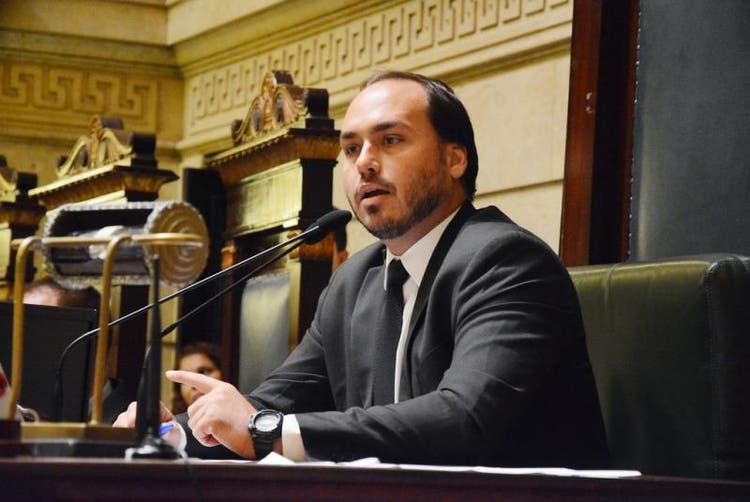 ABIN PARALELA: Carlos Bolsonaro é alvo de operação da Polícia Federal