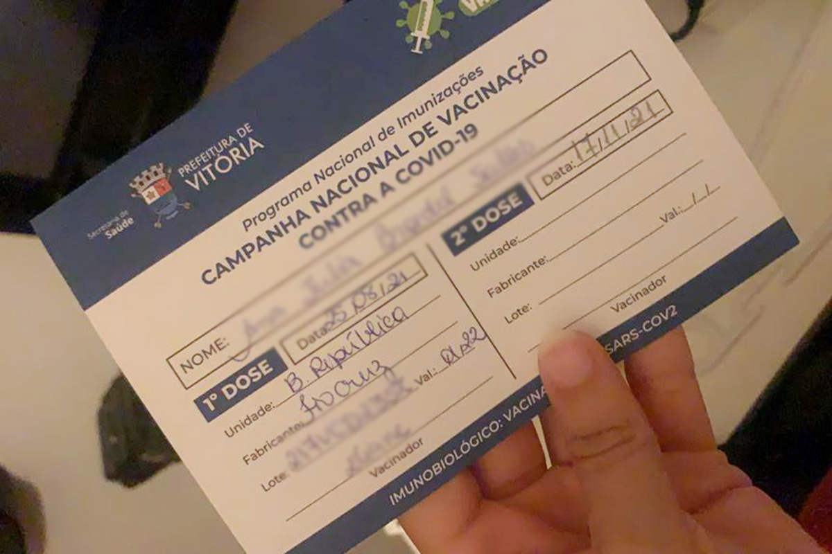 NEM AÍ: População não se importa com sigilo do cartão de vacina de Bolsonaro