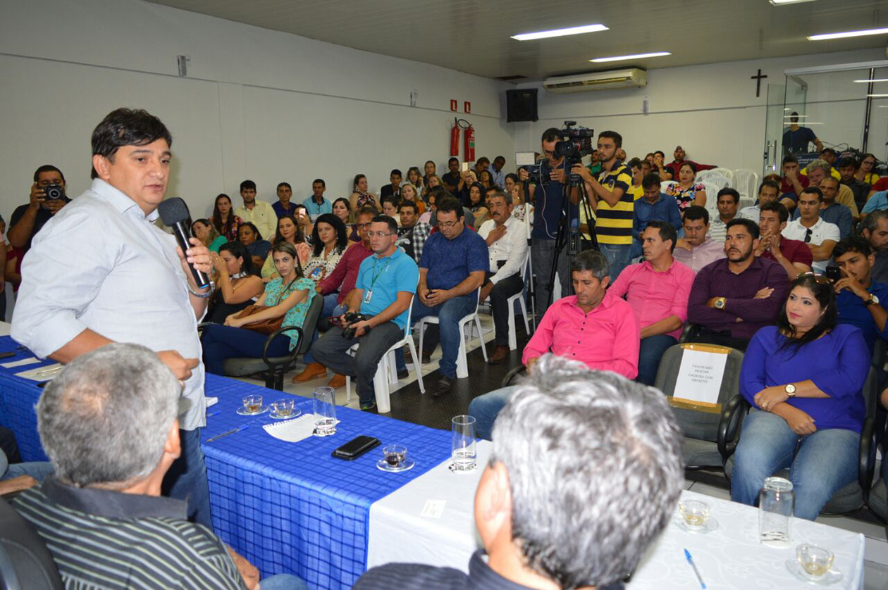 Cleiton Roque intercede e Jucer implanta Empresa Fácil em dois municípios