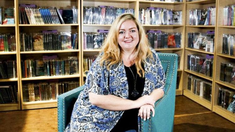  DANCINHAS:  Coroada como “rainha do TikTok”, escritora se torna best-seller no Brasil