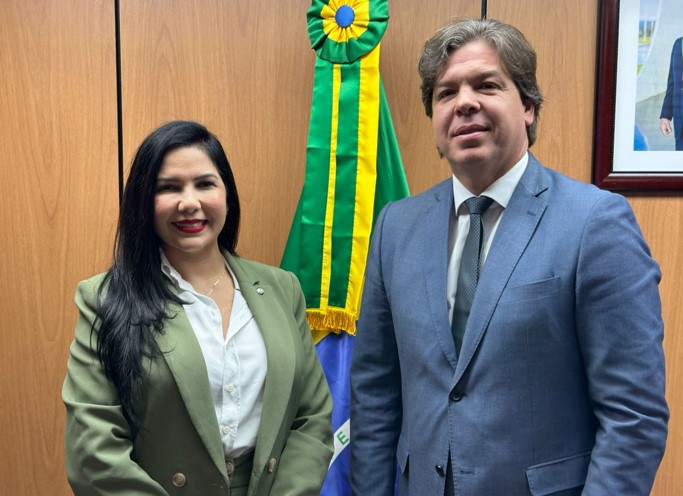 CRISTIANE LOPES: Deputada destina mais de R$ 1 milhão para telefonia móvel em Bom Futuro