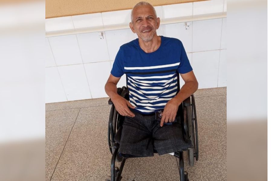 DOE: Após perder duas pernas, ex-atendente de farmácia pede ajuda para salvar as mãos