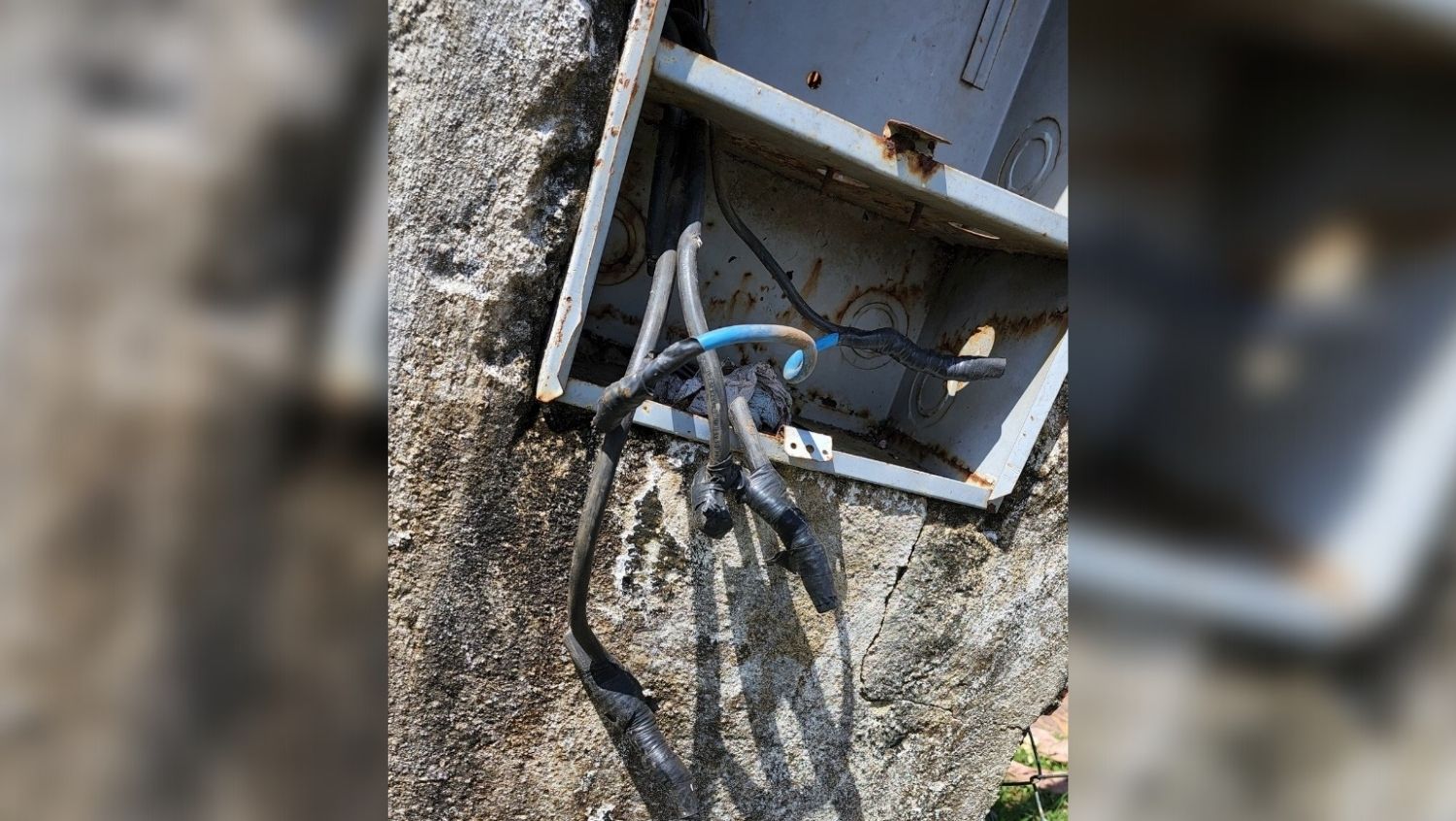 ABANDONO: Furto de fios deixa Feira do Produtor Rural às escuras