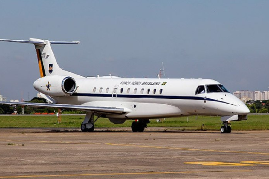 EMERGÊNCIA AÉREA: Avião de Alckmin tem falha e vice precisa trocar aeronave