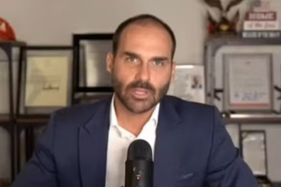 MANDATO DUPLO: Eduardo Bolsonaro pede à Câmara para exercer mandato dos EUA 