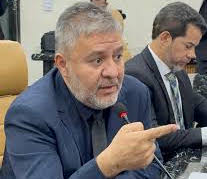 EM RESPOSTA: Everaldo Fogaça afirma que não foi investigado nem cassado individualmente