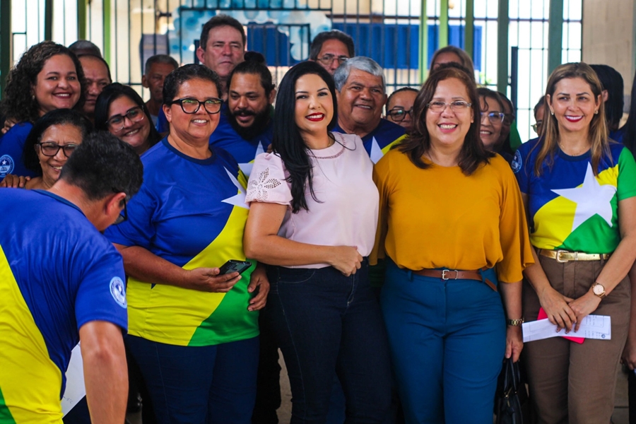 CRISTIANE LOPES: Deputada anuncia emenda de 500 mil em comemoração aos 35 anos de escola