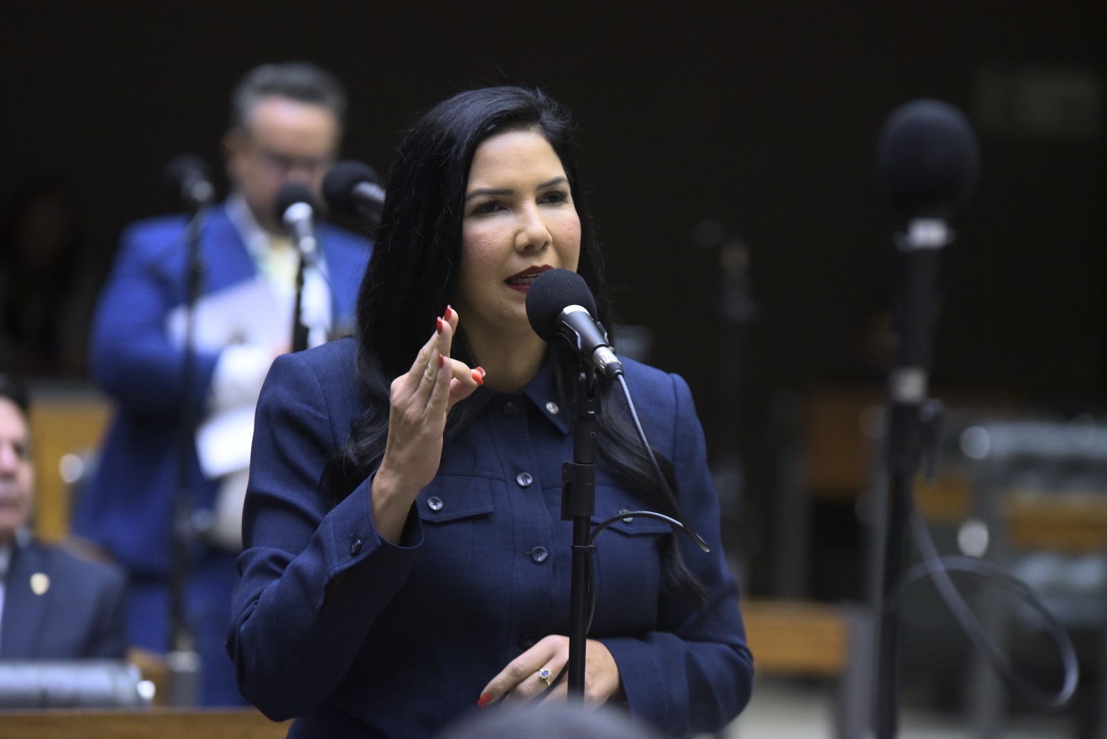 CRISTIANE LOPES: Projeto da deputada que Reforça Combate a Fraudes no INSS é Aprovado