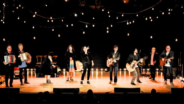 TEATRO GUAPORÉ: Cia de Belo Horizonte apresenta sarau de música e poesia nesta terça em Porto Velho