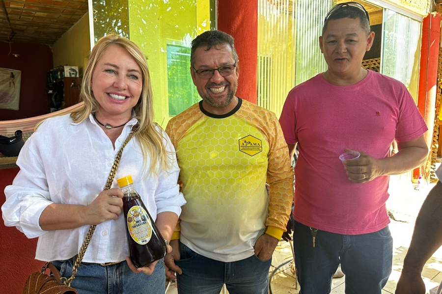 IEDA CHAVES: Deputada participa de café da manhã e estreita relações com apicultores em PVH