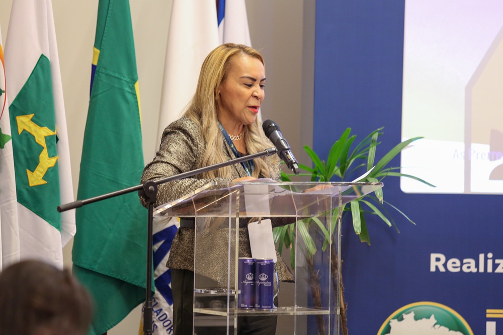 IEDA CHAVES: Deputada participa de encontro sobre pauta feminina no Legislativo