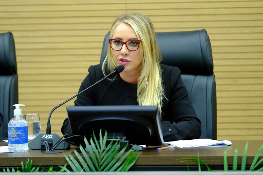 IEDA CHAVES: Deputada cobra capacitação em noções básicas de primeiros socorros nas escolas