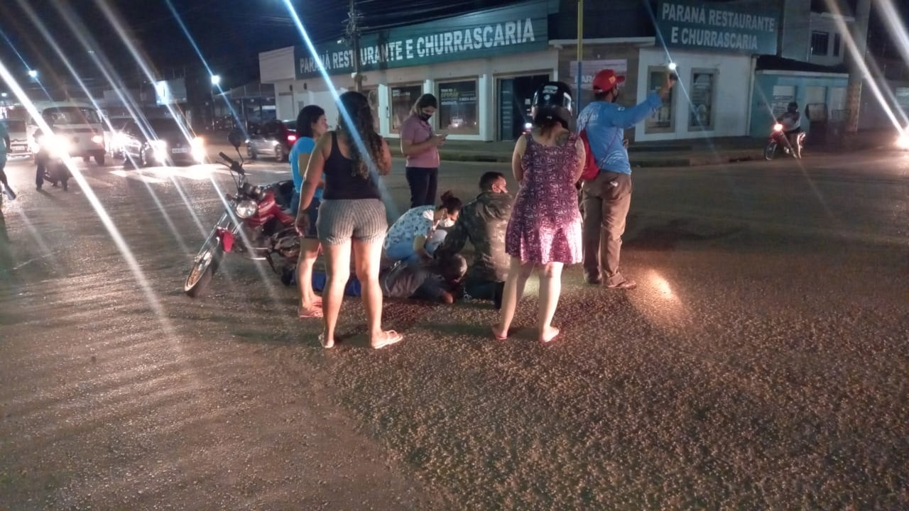 URGENTE: Idoso fica lesionado após acidente entre duas motocicletas na zona Leste