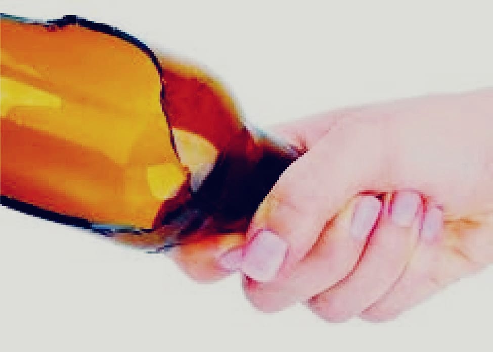 MULHER REAGIU: Marido passa a madrugada bebendo e ao chegar em casa vai parar no hospital