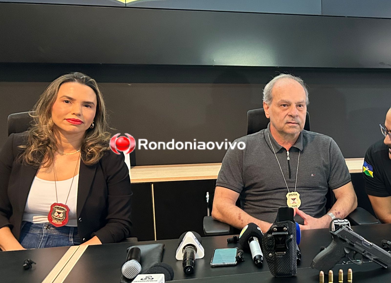 COLETIVA: Autor de duplo homicídio possui três armas e matou ex-mulher com a filha no colo