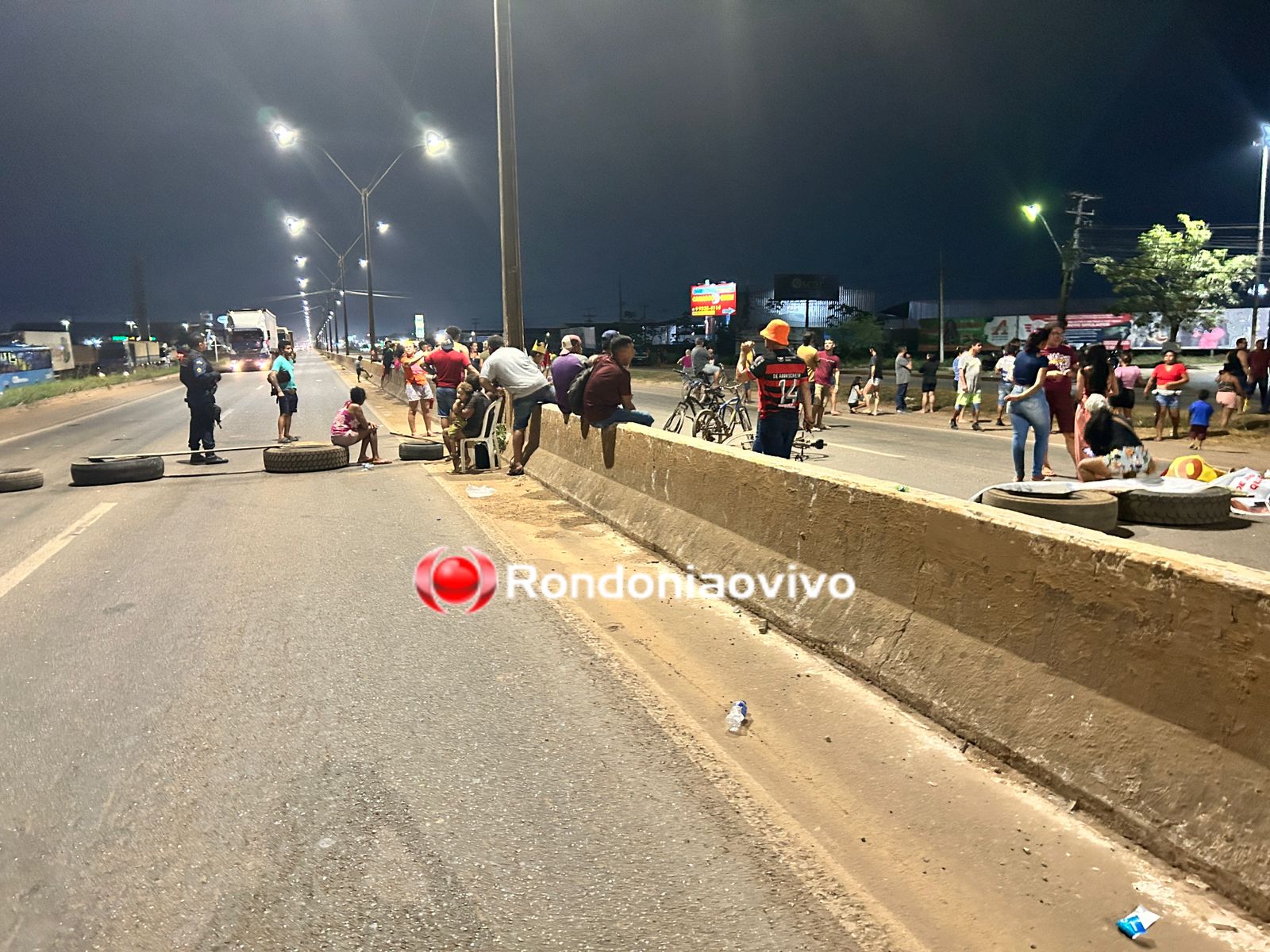 LIBERADO: Termina manifestação de moradores do Porto Cristo e Três Marias na BR-364