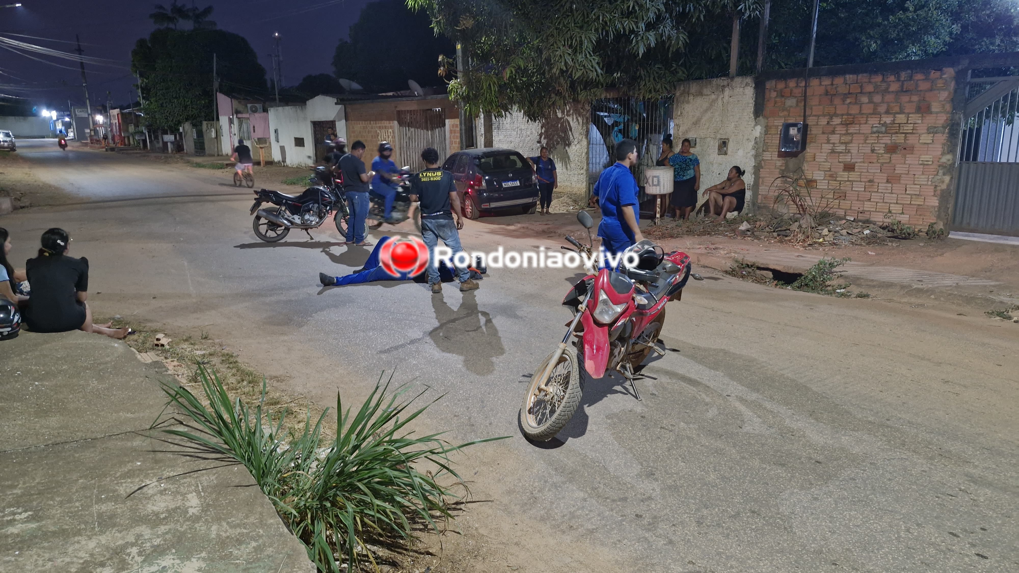DERRUBOU E CORREU: 'Caramelo' foge após provocar queda de casal em motocicleta 
