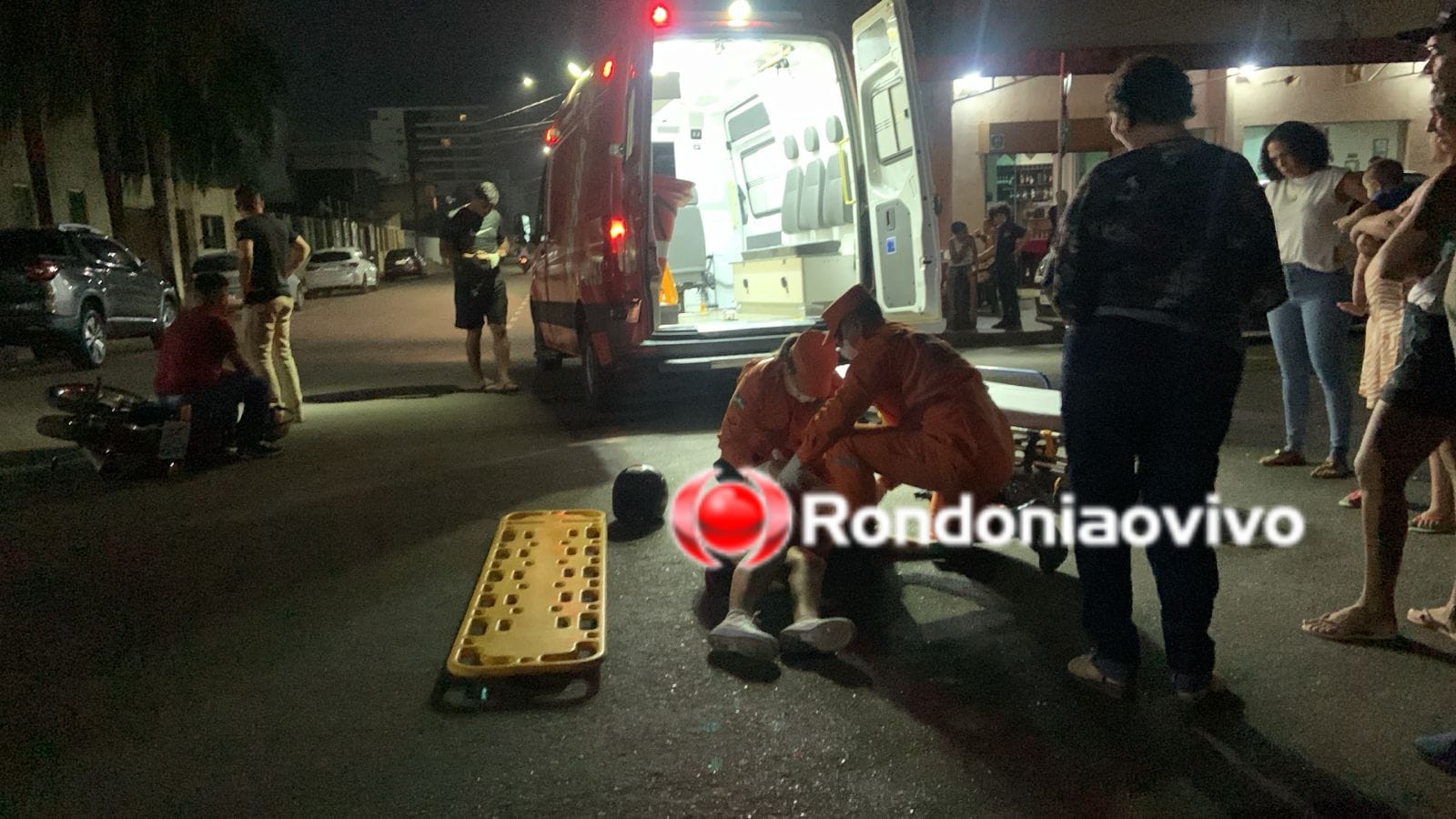 IMPRUDÊNCIA: Motorista de HB20 invade preferencial e provoca acidente com casal de moto