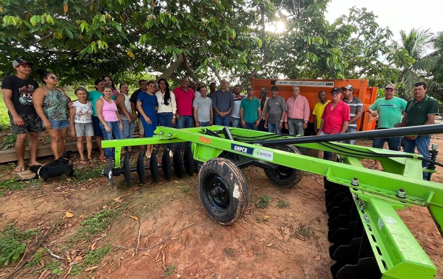 ISMAEL CRISPIN: Ação de deputado beneficia mais de 30 famílias de Novo Horizonte do Oeste